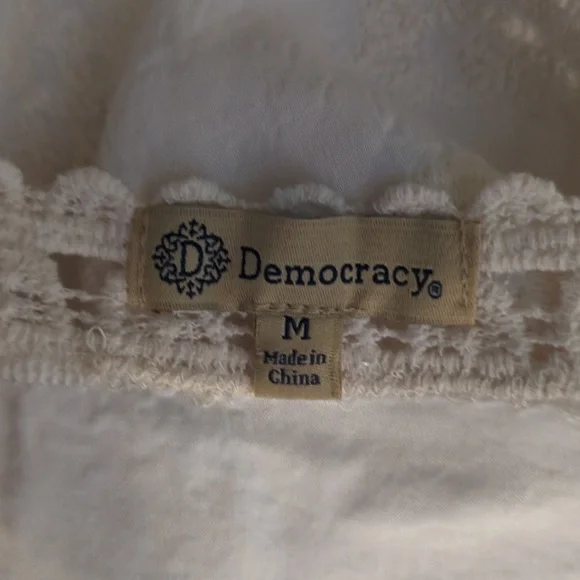 Democracy top NWOT - Picture 6 of 7